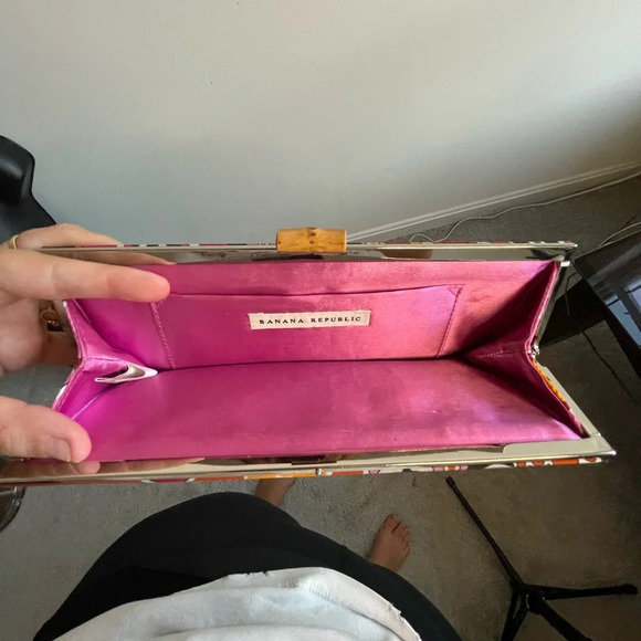 Vintage BANANA REPUBLIC|| SILK CLUTCH, Paisley Bohemian No flaws - Picture 6 of 7